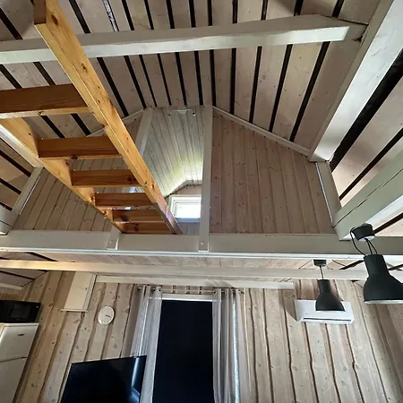 Koselig Sentrumsleilighet I 2 Etg Appartement *